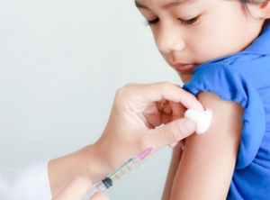 Qld plans opt-in child vaccination laws